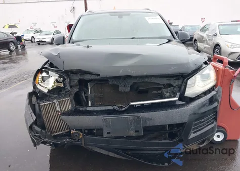 2013 Volkswagen Touareg Tdi Lux z USA, uszkodzony, nr VIN WVGEP9BP8DD003366